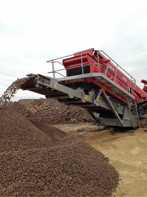 Maximus screen stockpiling screened material